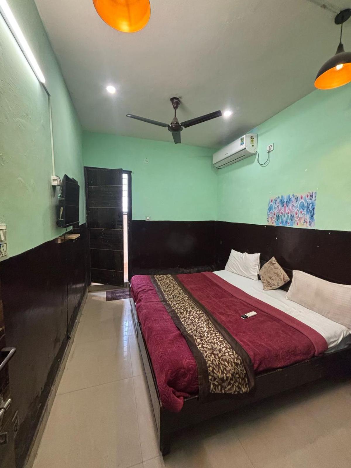 Om Residency Bed & Breakfast