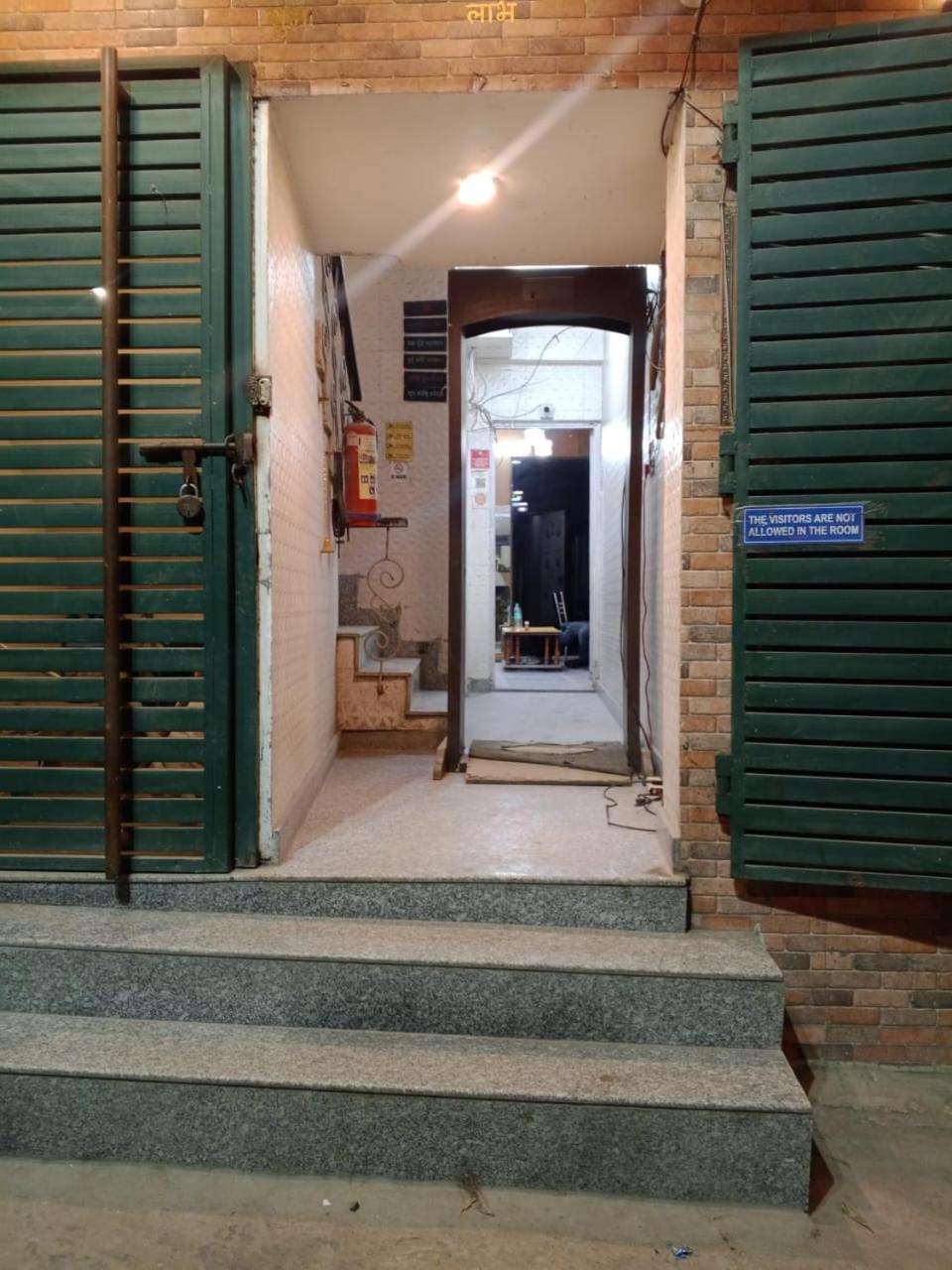 Om Residency Bed & Breakfast *